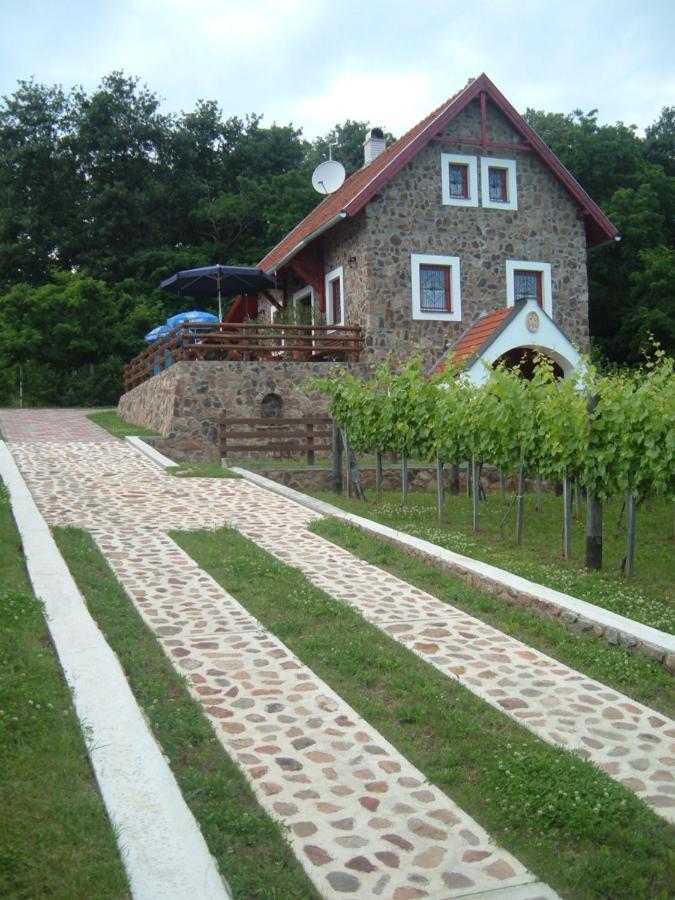 Szent Orban Vendeghaz Apartment Abrahamhegy Exterior photo